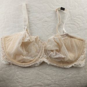 NWOT Victoria's Secret Underwire Lace Bra Size 38DD
